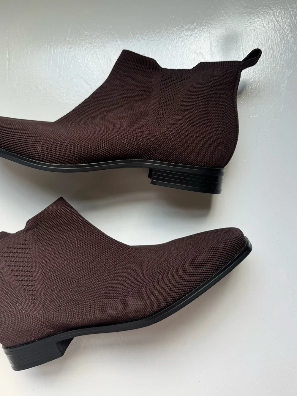 Vivaia Chelsea Boots